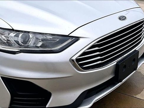 Used 2019 Ford Fusion SE image 32