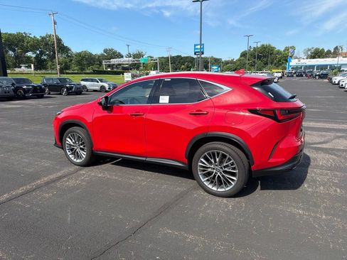 Used 2025 Lexus NX 350h AWD w/ Luxury Package image 39