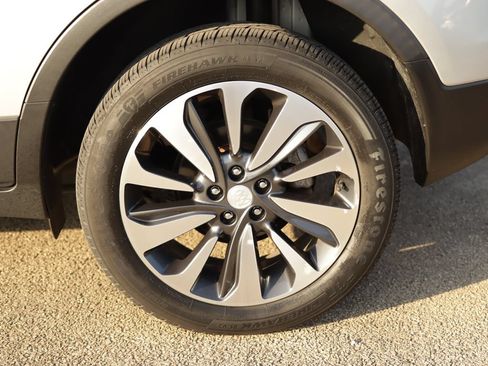 Used 2021 Buick Encore Preferred w/ Safety Package II AWD/4WD image 32