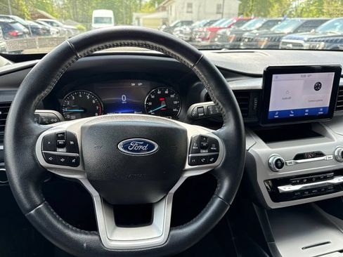 Certified 2023 Ford Explorer XLT AWD/4WD image 17