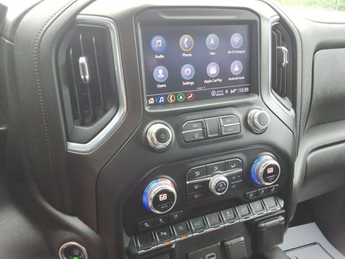 Used 2021 GMC Sierra 1500 AT4 w/ AT4 Value Package AWD/4WD image 15