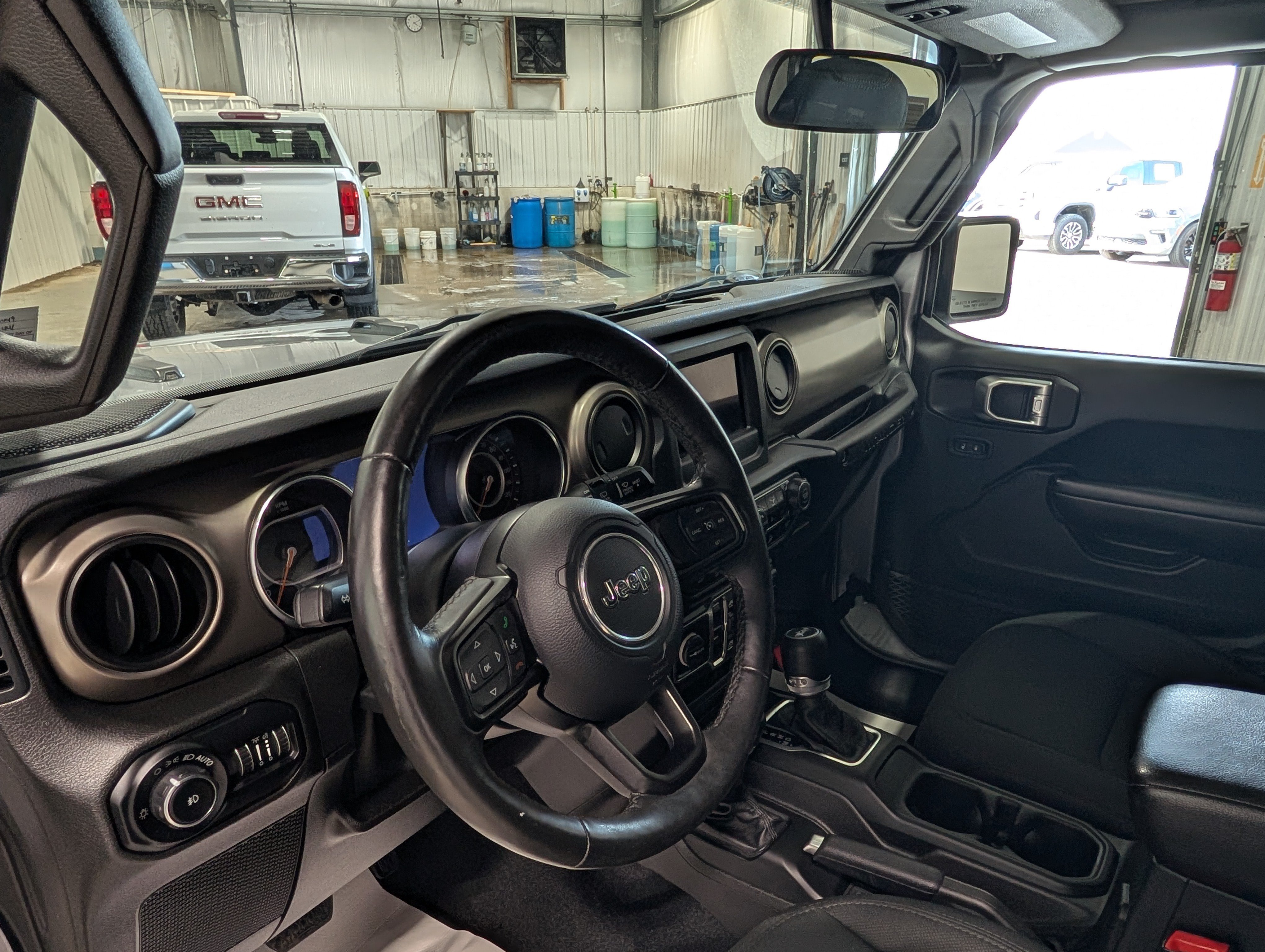 Used 2019 Jeep Wrangler Unlimited Sport S AWD/4WD image 16