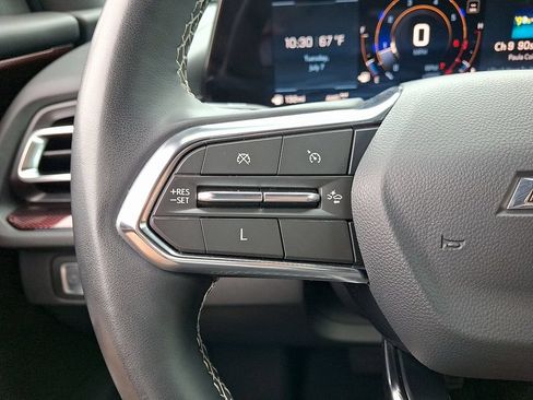 Used 2024 Chevrolet Traverse Z71 AWD/4WD image 20