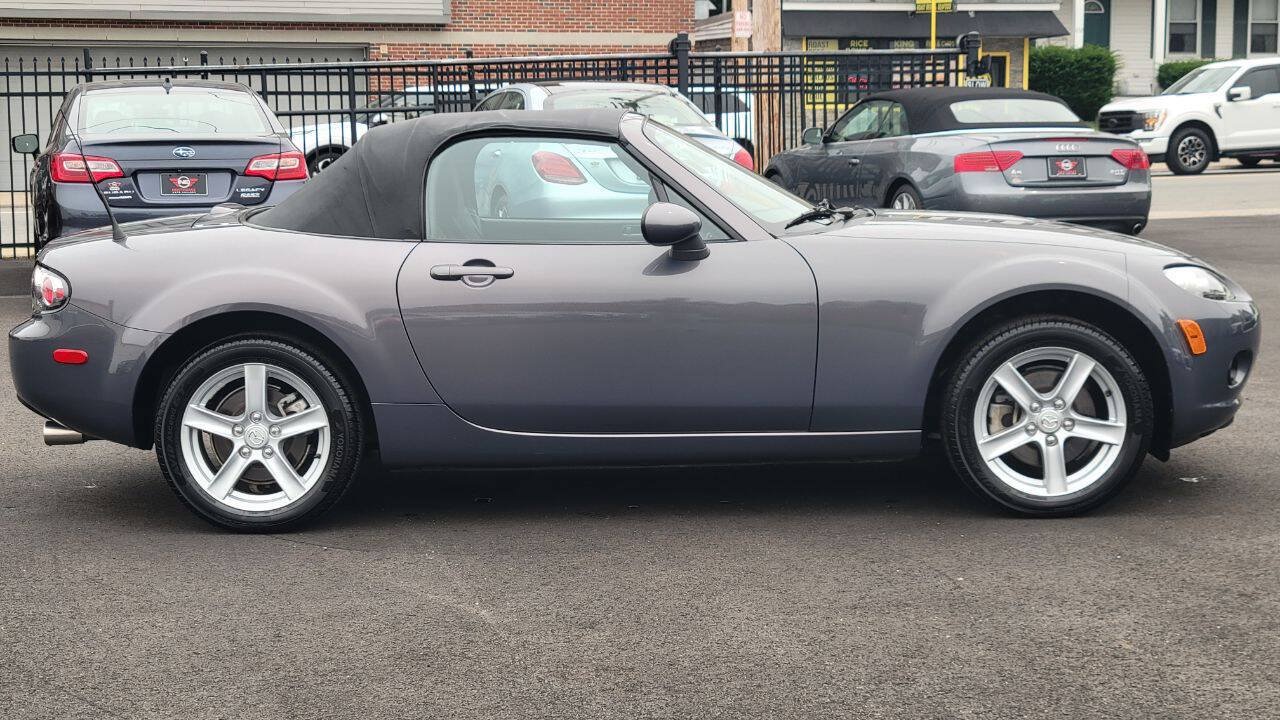 Used 2007 MAZDA MX-5 Miata Sport RWD image 9