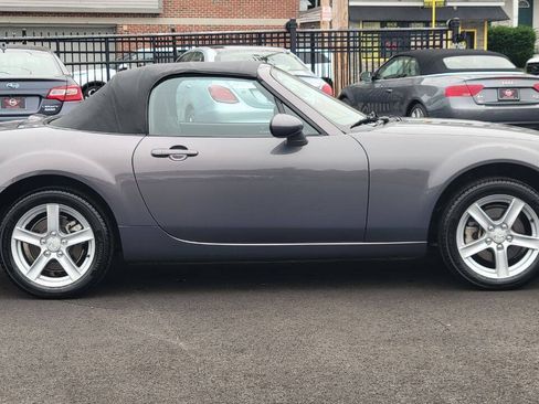 Used 2007 MAZDA MX-5 Miata Sport RWD image 9