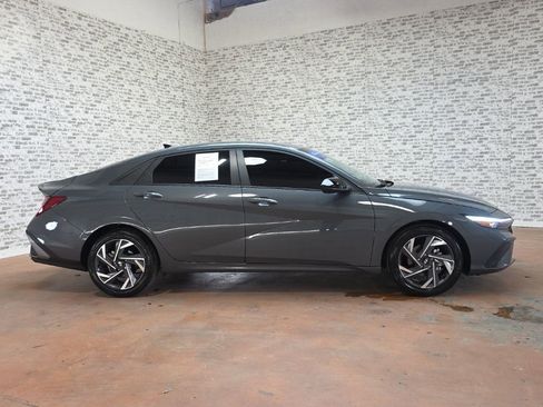 Certified 2025 Hyundai Elantra Sport image 6