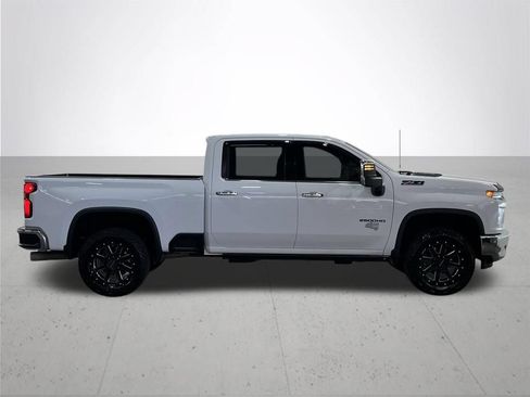 Used 2020 Chevrolet Silverado 2500 LTZ AWD/4WD image 9