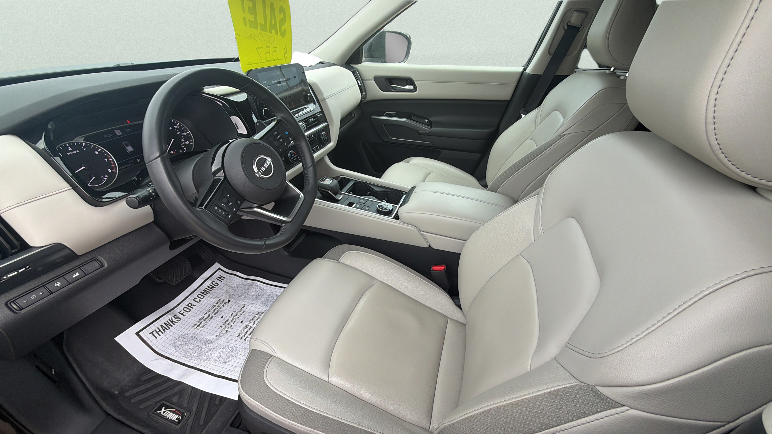 Used 2023 Nissan Pathfinder SL w/ Black Appearance Package AWD/4WD image 10