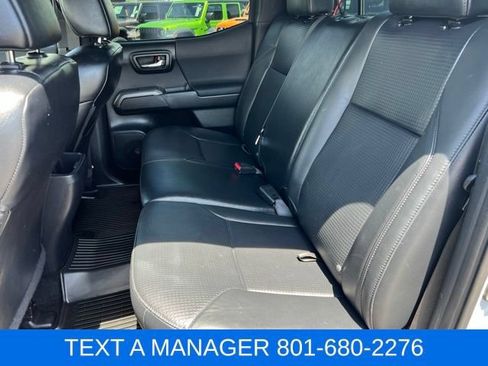 Used 2018 Toyota Tacoma TRD Sport AWD/4WD image 31