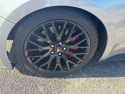 Used 2020 Ford Mustang GT RWD image 7