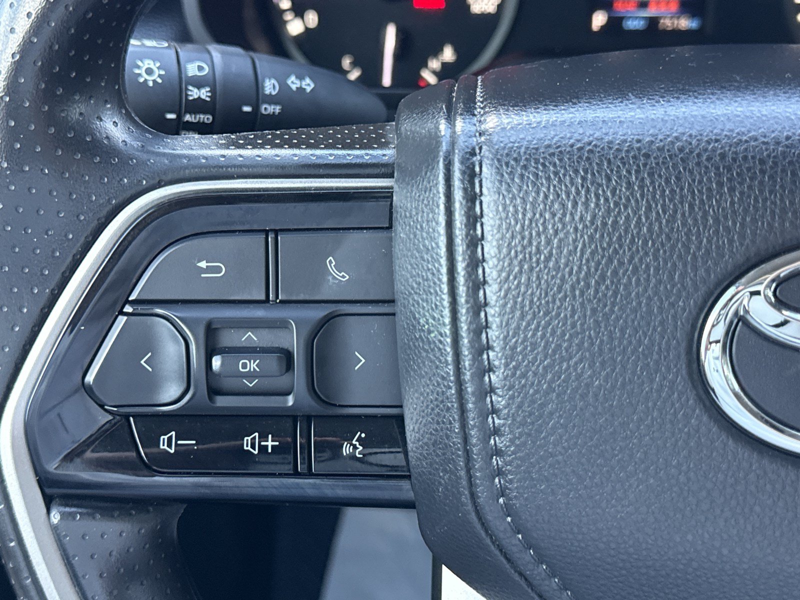 Used 2024 Toyota Tundra SR5 w/ SR5 Convenience Package AWD/4WD image 20