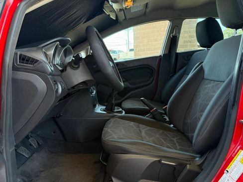 Used 2012 Ford Fiesta SE image 40