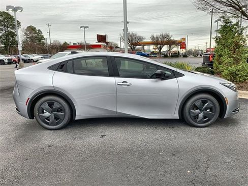 New 2026 Toyota Prius LE image 9