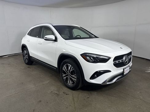 Used 2025 Mercedes-Benz GLA 250 4MATIC image 3