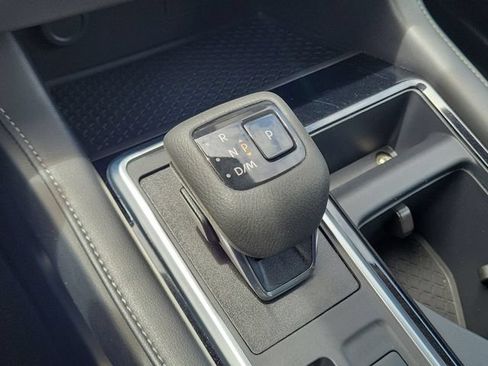 Certified 2025 Nissan Pathfinder SV FWD image 32