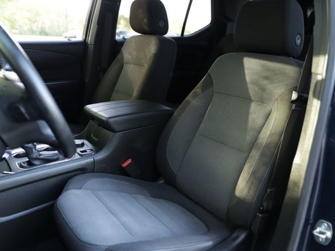 Used 2023 Chevrolet Traverse LT FWD image 22