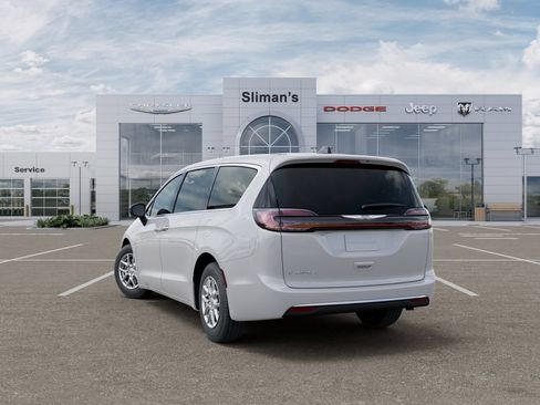 New 2026 Chrysler Pacifica Select FWD image 4