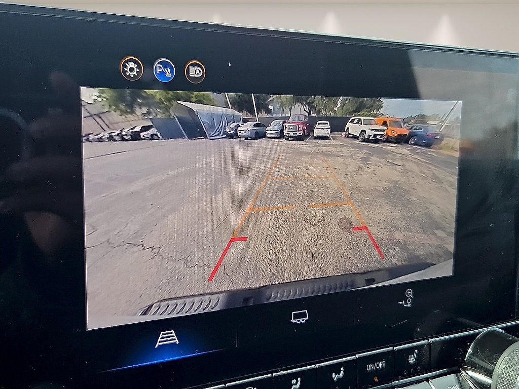 Used 2025 Chevrolet Colorado Trail Boss AWD/4WD image 15