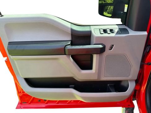 Used 2019 Ford F250 XL w/ STX Appearance Package AWD/4WD image 11