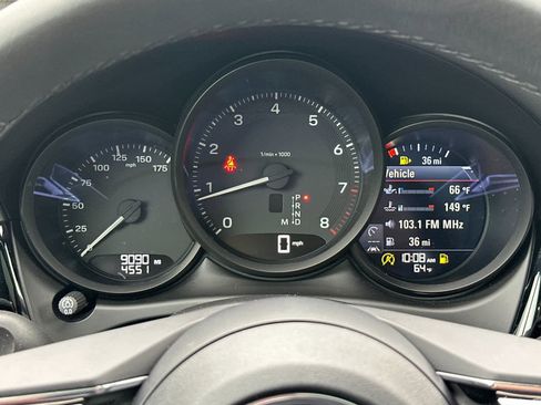 Used 2025 Porsche Macan image 29