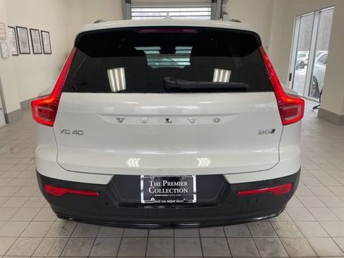 Used 2026 Volvo XC40 B5 Plus w/ Protection Package Premier image 3