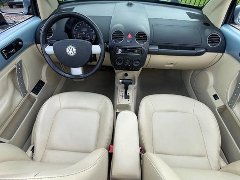 Used 2010 Volkswagen Beetle Convertible image 25