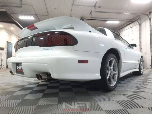 Used 1999 Pontiac Firebird Formula w/ SLP Firehawk Pkg RWD image 19