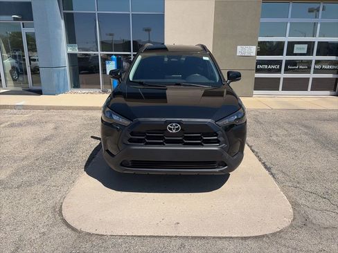 Used 2026 Toyota Corolla Cross LE FWD image 3