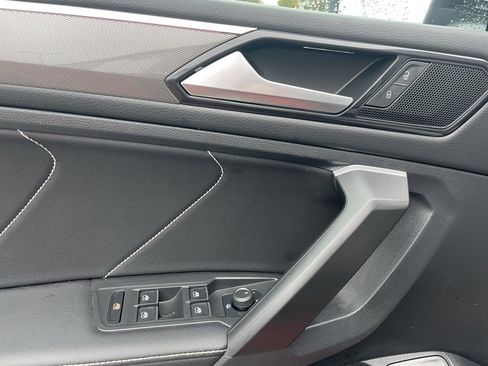 Used 2024 Volkswagen Tiguan SE R-Line image 19