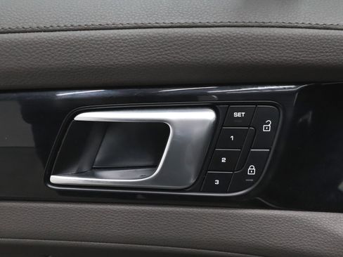 Used 2023 Porsche Panamera 4 Platinum Edition image 13