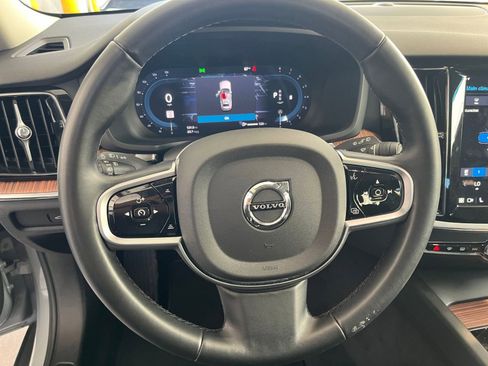 Used 2025 Volvo V60 B5 Cross Country Plus image 28