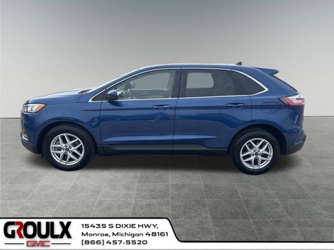 Used 2022 Ford Edge SEL w/ Convenience Package image 3