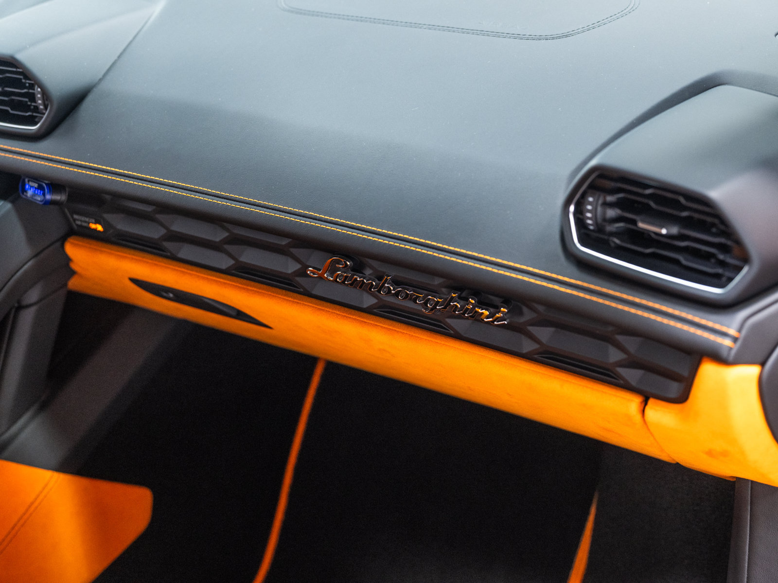 Used 2016 Lamborghini Huracan LP 610-4 AWD/4WD image 76