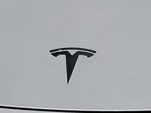 Used 2024 Tesla Model Y Long Range image 32