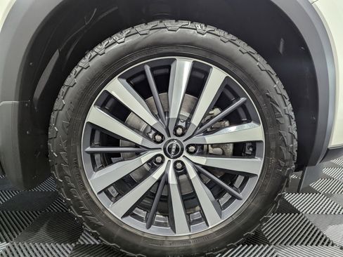 Used 2022 Nissan Pathfinder Platinum AWD/4WD image 6