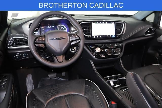 Used 2023 Chrysler Pacifica Limited w/ S Appearance Package FWD image 28