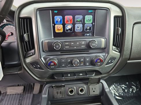 Used 2018 Chevrolet Silverado 1500 LT w/ All Star Edition AWD/4WD image 11