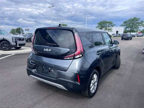 Used 2024 Kia Soul LX w/ Option Group 015 FWD image 3