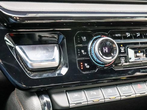 Used 2024 GMC Sierra 1500 AT4 w/ Technology Package image 33