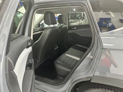Certified 2023 Volkswagen Taos SEL AWD/4WD image 10