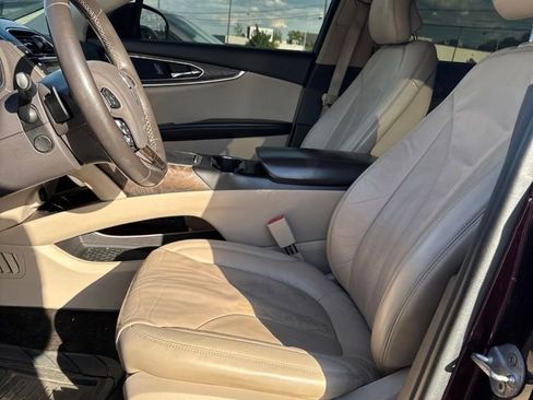 Used 2017 Lincoln MKX Select w/ Select Plus Package FWD image 9