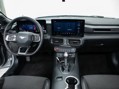 Used 2024 Ford Mustang Convertible image 13