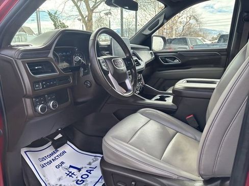 Used 2021 GMC Yukon XL SLT w/ SLT Luxury Package image 13