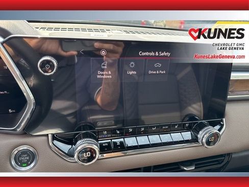 New 2025 GMC Canyon Denali image 38