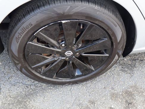 Used 2020 Nissan Altima 2.5 SL FWD image 34