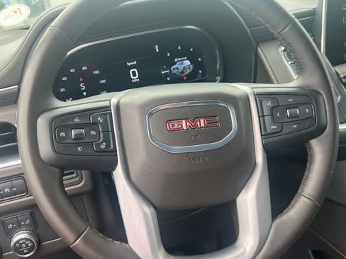 Used 2024 GMC Yukon SLT w/ SLT Premium Package RWD image 9
