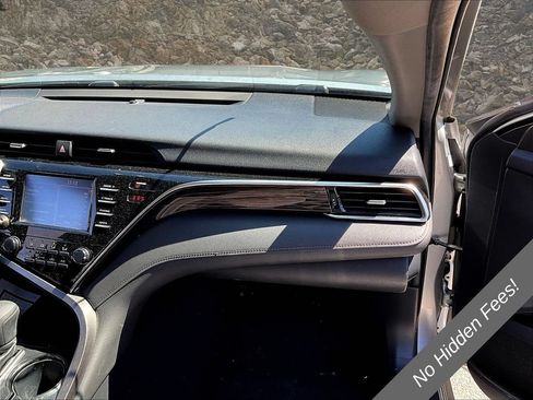 Used 2018 Toyota Camry LE FWD image 13