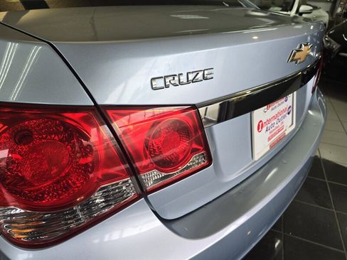 Used 2011 Chevrolet Cruze LS image 25