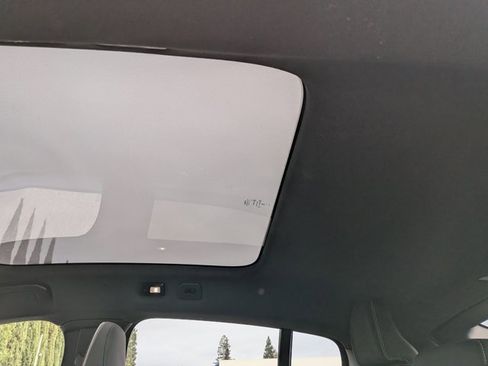 Used 2022 Volvo C40 P8 Recharge Ultimate image 21