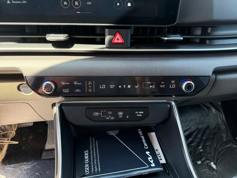 New 2026 Kia Carnival EX FWD image 16